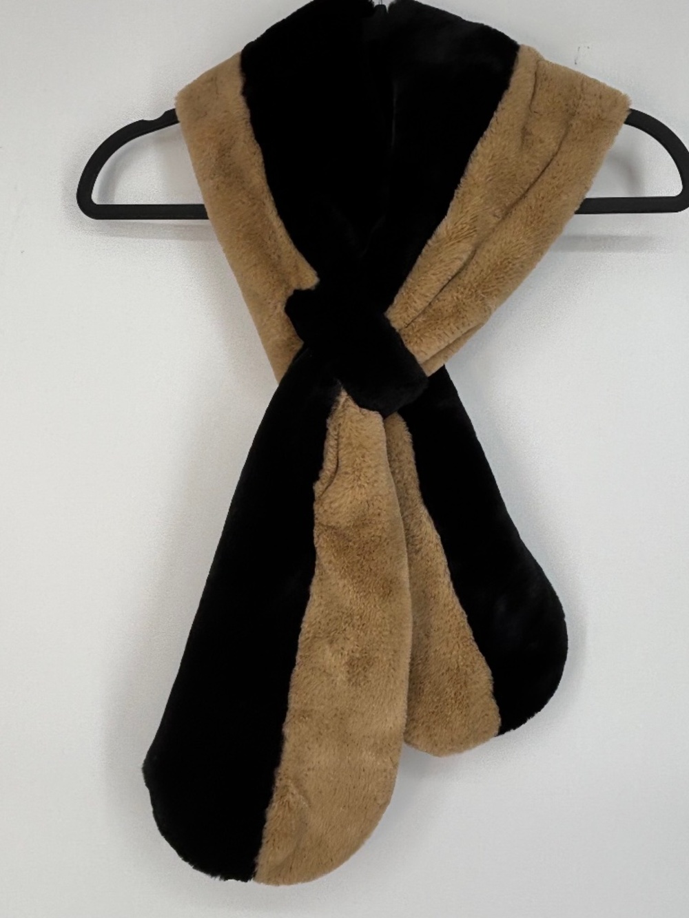 House of Fluff Womens Wrap Scarf Black Tan Color Block Faux Fur Designer